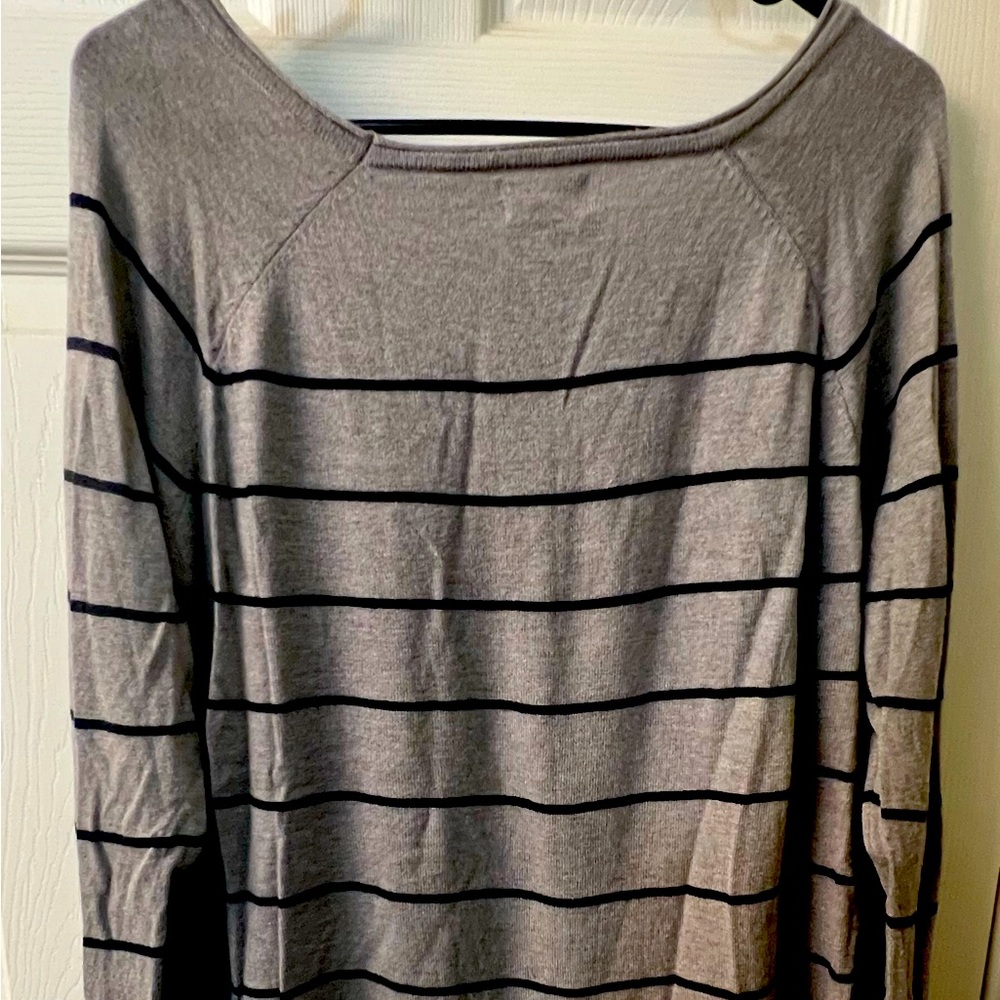 Market and Spruce light weight sweater